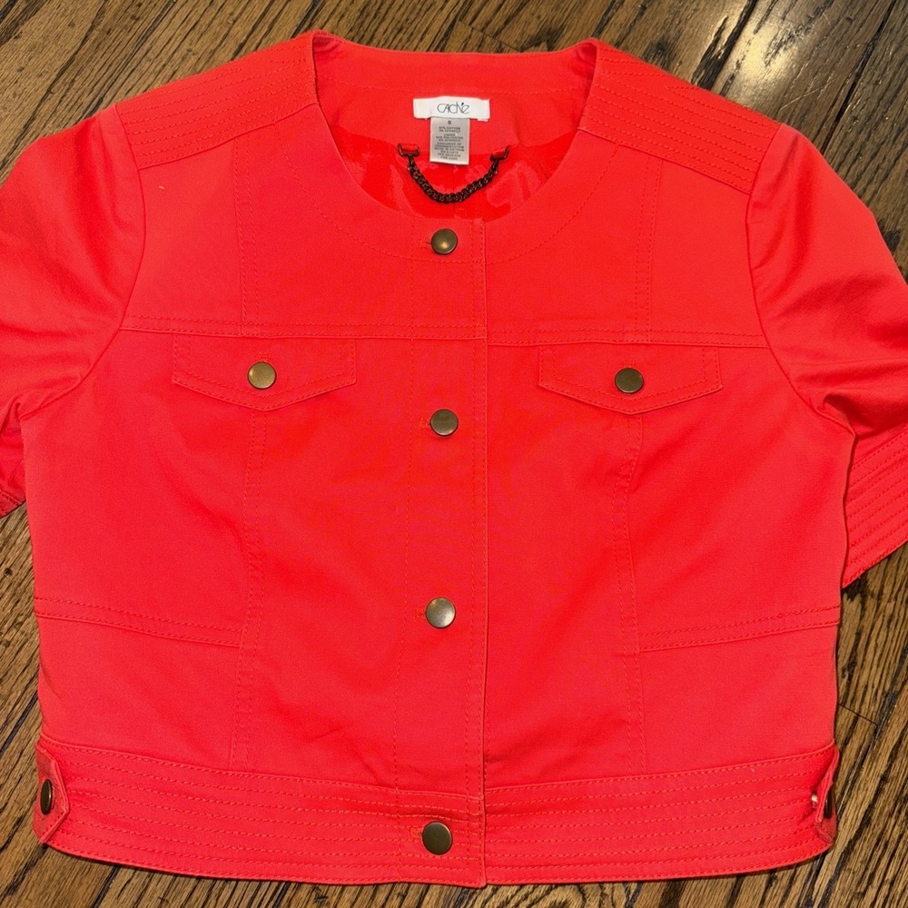 Cache' Women's Red Small Crop Button Up Short Sleeve Top Pockets